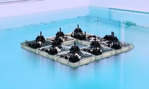 Robot 21cm tự ghép thành cầu, sân khấu nổi trên mặt nước