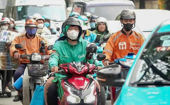 TP.HCM trình đề án chuyển đổi xe xăng sang xe điện cho toàn bộ tài xế xe công nghệ vào tháng 9-2025