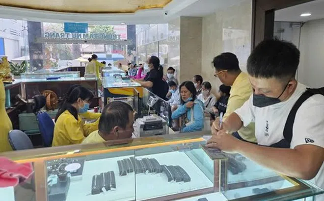 Để thị trường vàng sớm hạ nhiệt