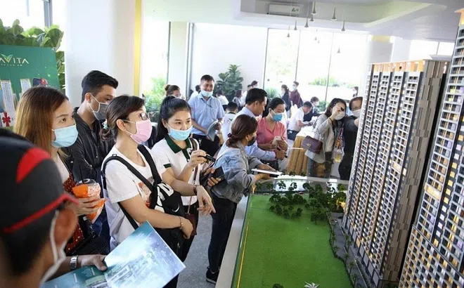 Nên đánh thuế để giảm đầu cơ thay vì bắt buộc giao dịch qua sàn bất động sản Nhà nước