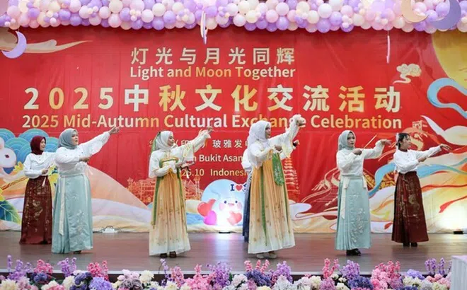 Ánh sáng và vầng trăng cùng soi sáng: CHD mừng Tết Trung thu khắp Đông Nam Á