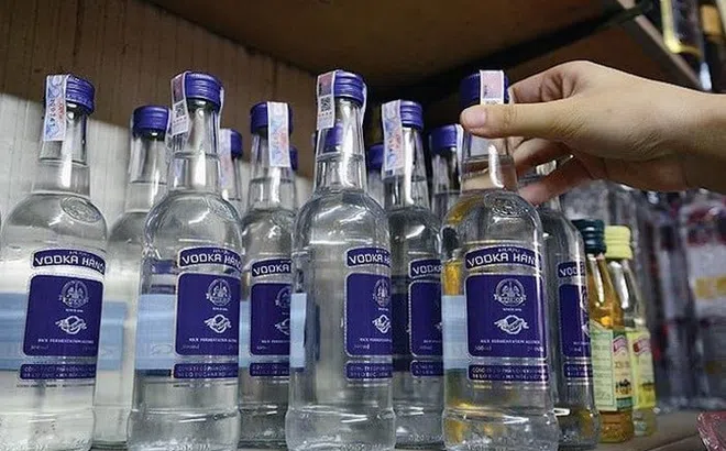 Chưa kịp mừng, chủ hãng rượu Vodka Hà Nội lại chìm trong lỗ