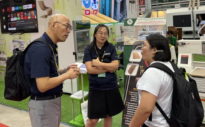 'Nhộn nhịp' đầu tư máy móc, thiết bị hiện đại cho chế biến gỗ tại VietnamWood 2025