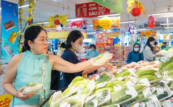 Người dân bắt đầu sắm Tết, các siêu thị khuyến mãi ra sao?