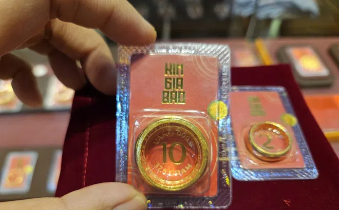 Sáng 10-2, giá vàng miếng SJC vẫn cao hơn giá vàng thế giới 22 triệu đồng/lượng