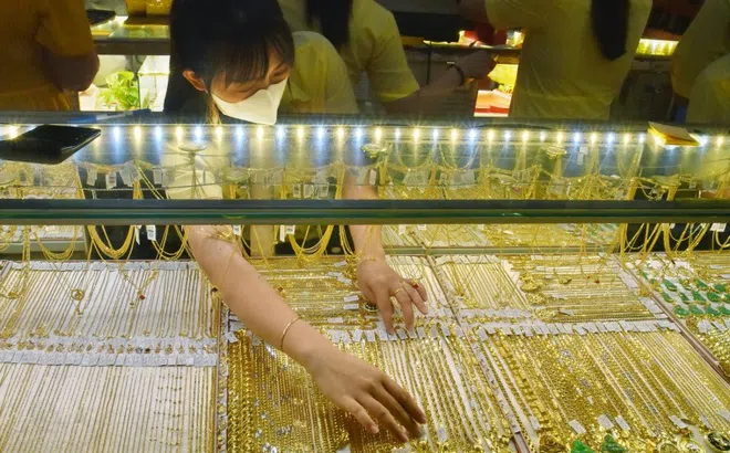 Giá vàng hôm nay 28-2: Bật tăng trở lại