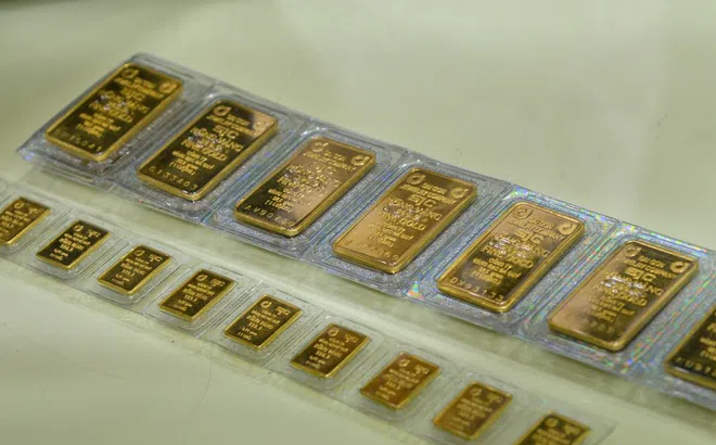 Sáng 2-3, giá vàng miếng SJC tăng mạnh, bạc thỏi xấp xỉ 100 triệu đồng/kg