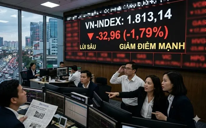 VN-Index lại rơi tự do gần 33 điểm