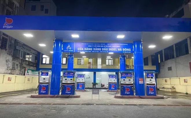 Hà Nội: Xuất hiện cửa hàng hết xăng, gọi 10 đầu mối vẫn không có hàng