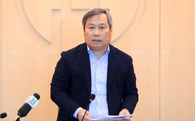 Chủ tịch Hà Nội họp về tình hình nguồn cung xăng dầu, mong người dân bình tĩnh