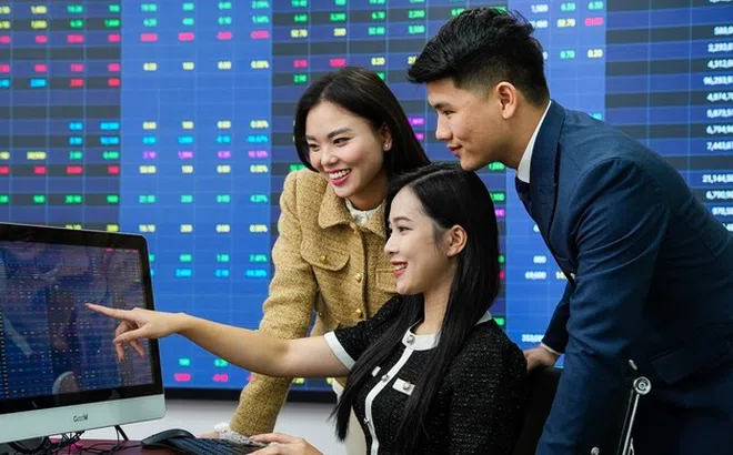 VN-Index hồi phục nhưng rủi ro trung hạn vẫn hiện hữu, khuyến nghị nhà đầu tư thận trọng