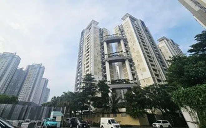 Vì sao một ngân hàng lớn thông báo tạm ngừng cho vay dự án bất động sản?