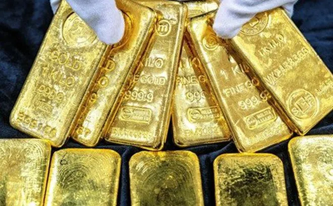 Giá vàng hôm nay (17/3): Giảm nhẹ cùng chiều với giá dầu thô thế giới