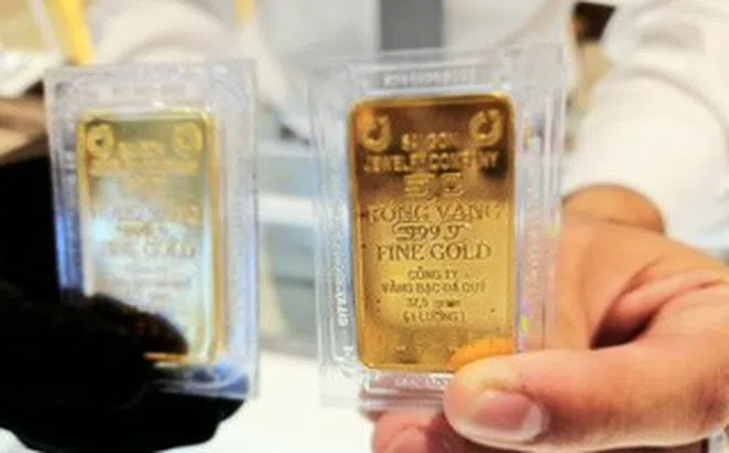 Giá vàng hôm nay 30-3: Vàng, bạc rớt khi dầu thô tăng mạnh