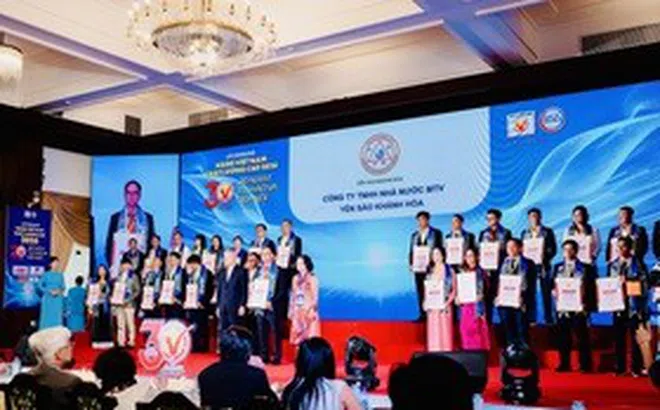 Yến sào Khánh Hòa 17 năm liên tiếp giữ danh hiệu Hàng Việt Nam Chất lượng cao