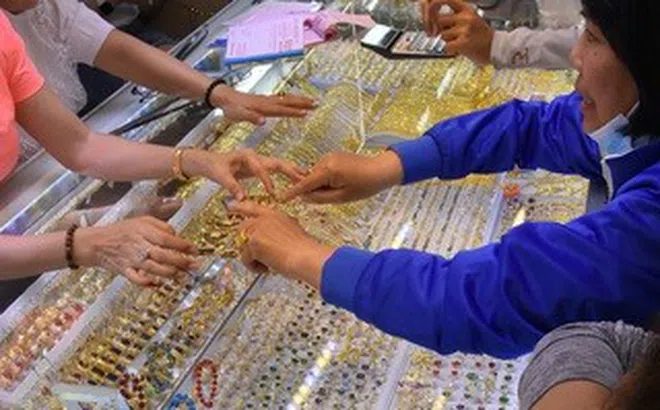 Giá vàng hôm nay, 10-4: Bật tăng trở lại sau phiên lao dốc