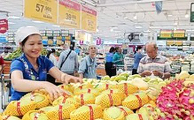 Siêu thị ưu đãi lớn nhiều mặt hàng thiết yếu