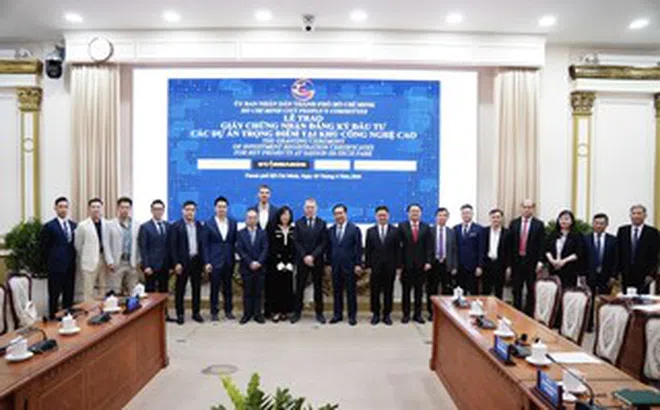 TPHCM trao giấy chứng nhận đầu tư cho 4 dự án công nghệ cao chiến lược