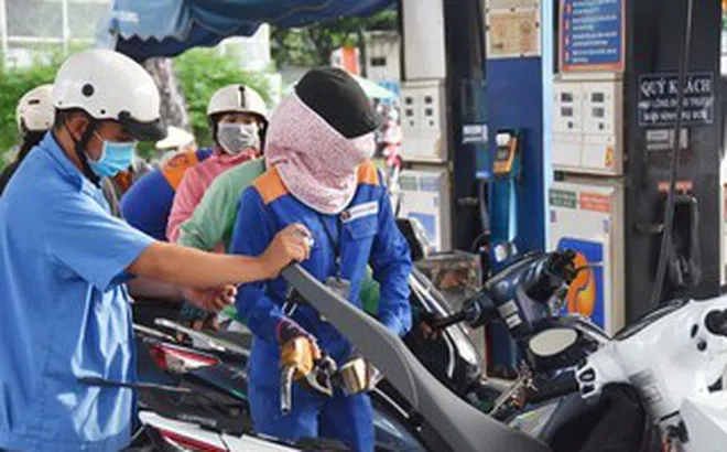Chính phủ giảm thuế nhập khẩu xăng dầu về 0% đến hết 30-6