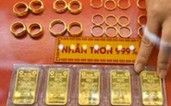 Giá vàng thế giới giảm sâu, vàng miếng SJC còn 165 triệu đồng/lượng
