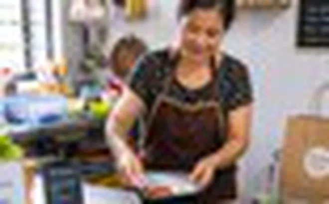 Không cần mặt bằng lớn, không cần vốn cao: 5 nghề phù hợp cho người từng bán hàng vỉa hè