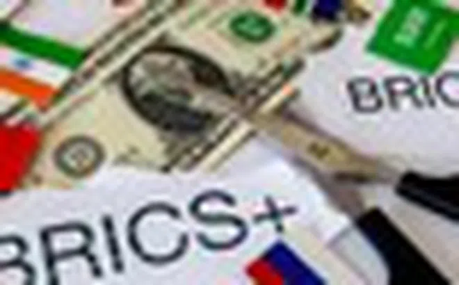 BRICS tăng tốc phi đô la hoá, xây dựng hệ thống tài chính phá thế độc tôn của phương Tây, lung lay vị thế SWIFT, IMF, World Bank