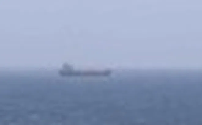 Mỹ lên tàu dầu Iran kiểm tra, eo biển Hormuz nóng rực