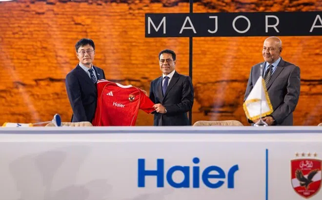 Haier ký thỏa thuận tài trợ 4 năm với Al Ahly FC, trở thành nhà tài trợ chính thứ hai của câu lạc bộ