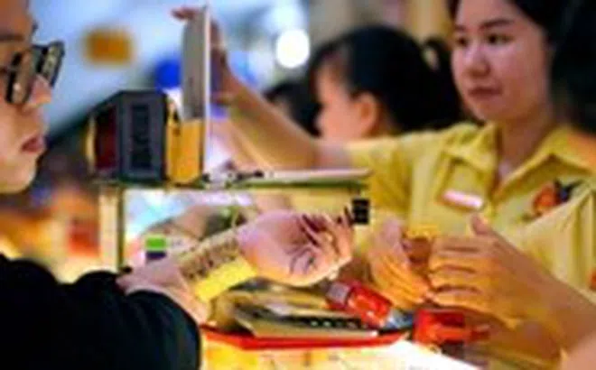 So với cuối tháng 1, giá vàng miếng giảm gần 40 triệu đồng/lượng