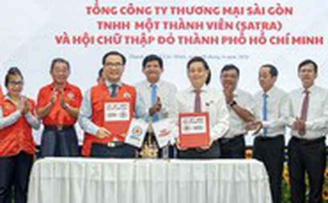 Khi 'ông lớn' bán lẻ SATRA bắt tay với Hội Chữ thập đỏ TP.HCM