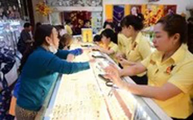 Đọc nhanh 12-6: Chứng khoán Mỹ vọt lên, giá vàng thế giới đảo chiều sau chuỗi giảm
