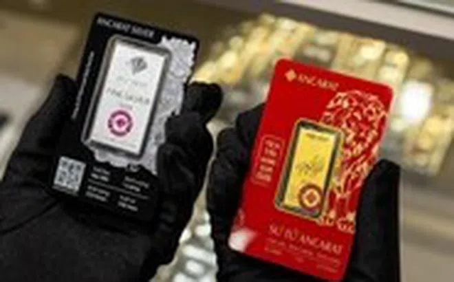 Giá vàng rơi mạnh sau khi Fed giữ nguyên lãi suất