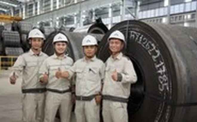 25 lần cán thử và mẻ thép đặc chủng lần đầu tiên sản xuất tại Việt Nam