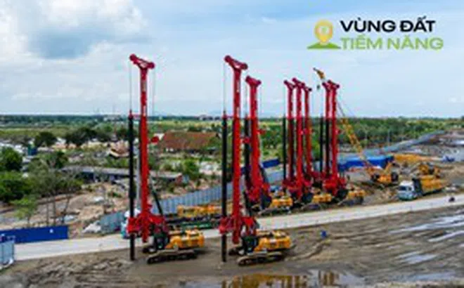 Diễn biến mới ở tuyến đường sắt 102.000 tỷ nối Bến Thành - Cần Giờ: Khoan địa chất ở trung tâm, máy móc hạng nặng tập kết ở depot