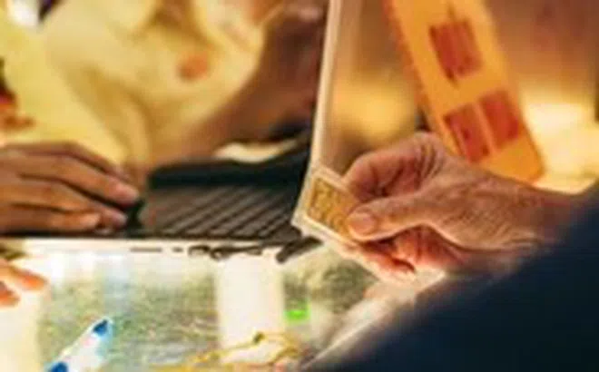Giá vàng thế giới rơi khỏi mốc 4.000 USD/ounce