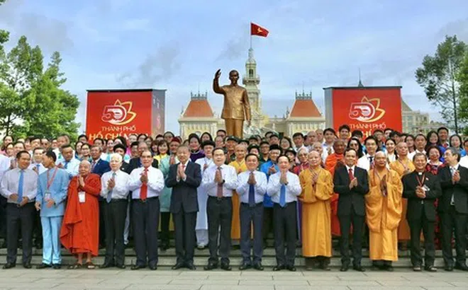 Tổng Bí thư, Chủ tịch nước Tô Lâm dự lễ kỷ niệm 50 năm thành phố Hồ Chí Minh vinh dự mang tên Bác