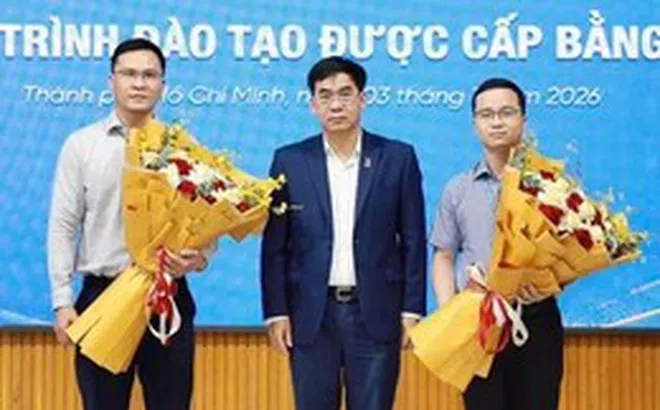 Trường đại học thưởng 720 triệu đồng cho 4 giảng viên hoàn thành chương trình tiến sĩ