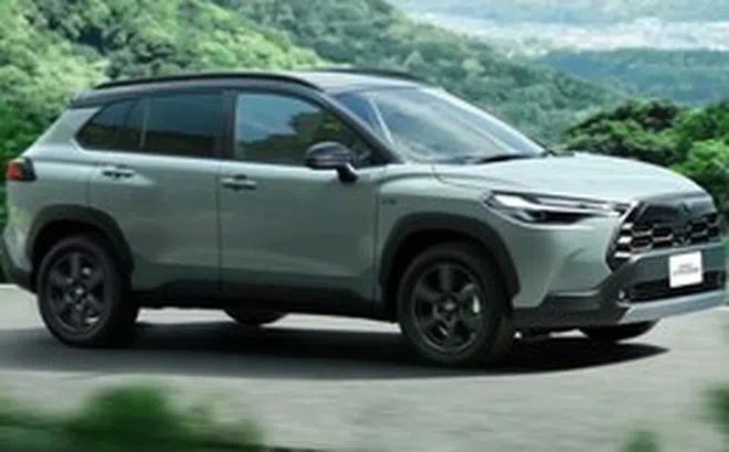 Toyota Corolla Cross bổ sung bản mới, có camera nhìn xuyên gầm