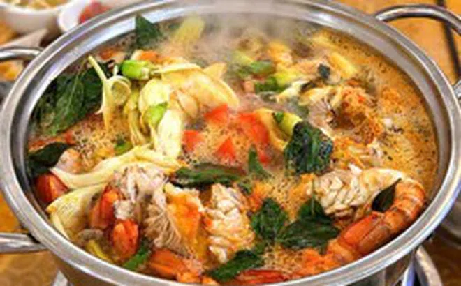 Cần phải bỏ thói quen đi trễ khi dự tiệc cưới